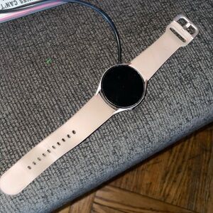 SAMSUNG Galaxy Watch 4 40mm Smartwatch US Version SM-R860 Pink Rose Gold